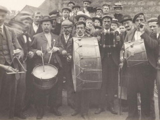 1902